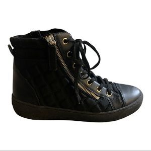 ALDO Black Quilted Ankle Boots Size 7